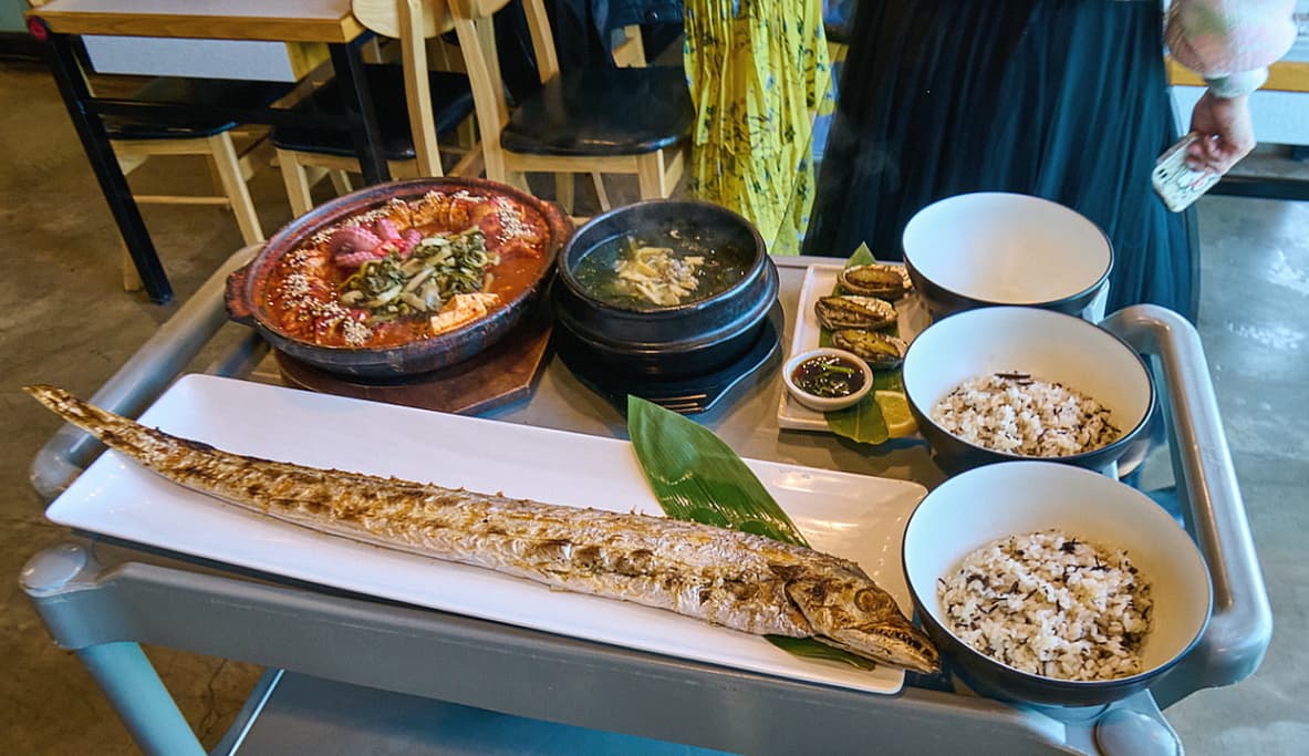 在美丽的济州岛发现隐藏的美味宝地——‘갈치바다’餐厅体验